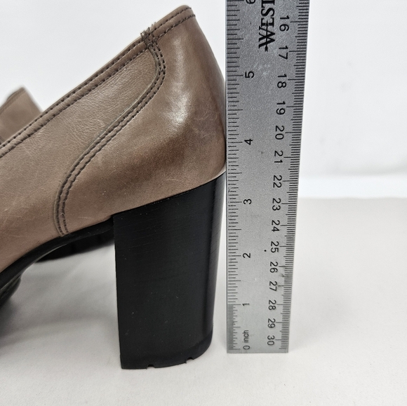 Paul Green Nina Womens Loafer Pump Size 7.5=10 Distressed Brown Leather Retro - Picture 13 of 16